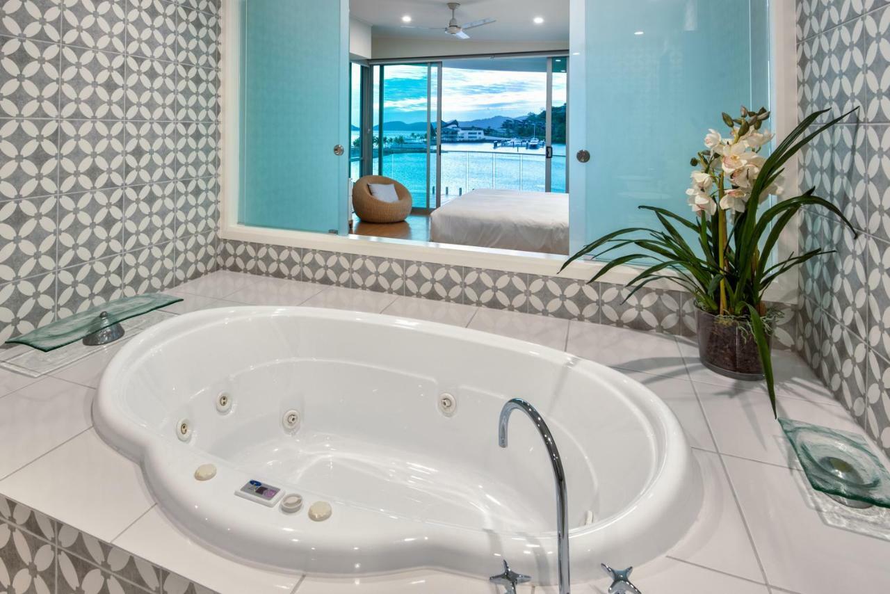 Pavillions Penthouse 25 - Luxury Waterfront Apartment With Private Roof Top Pool And Buggy Đảo Hamilton Ngoại thất bức ảnh