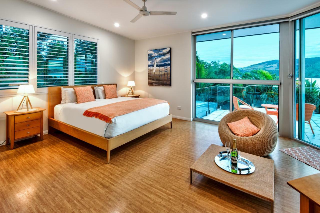 Pavillions Penthouse 25 - Luxury Waterfront Apartment With Private Roof Top Pool And Buggy Đảo Hamilton Ngoại thất bức ảnh